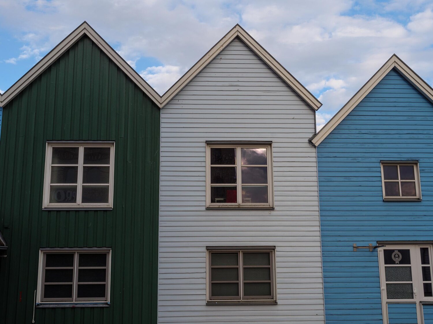 Siding vs Painting: What’s the Best Option for Your Home’s Exterior?